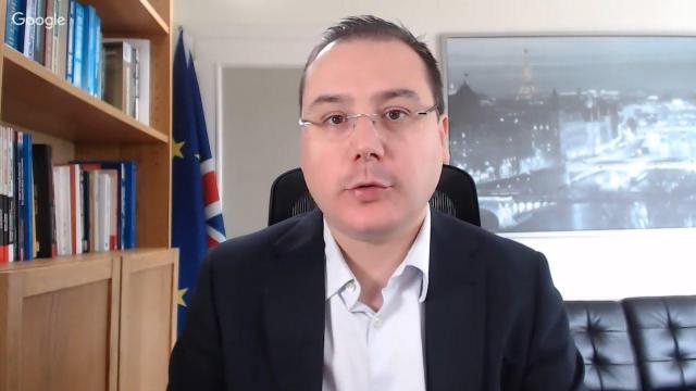 Embedded thumbnail for Globul pământesc se rotește întotdeaună la dreaptă